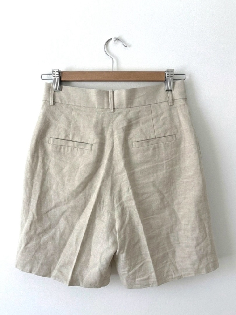 Maison Cécile 100% Linen Pleated Shorts Beige Minimalist Luxury Size Medium - Picture 3 of 6